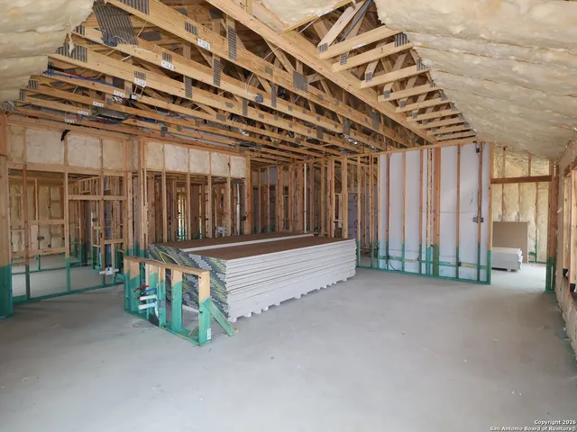 $434,990 | 109 Cheyenne Drive, Floresville, TX 78114