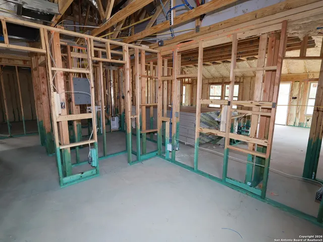 $434,990 | 109 Cheyenne Drive, Floresville, TX 78114