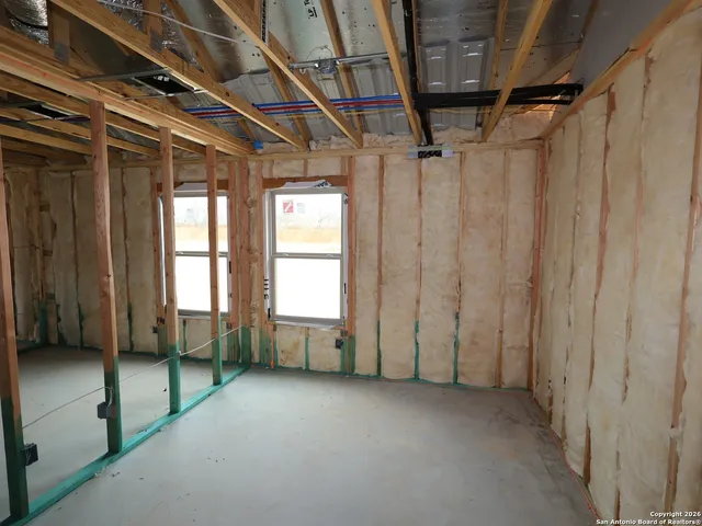 $434,990 | 109 Cheyenne Drive, Floresville, TX 78114