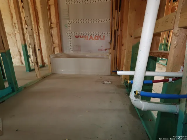 $434,990 | 109 Cheyenne Drive, Floresville, TX 78114