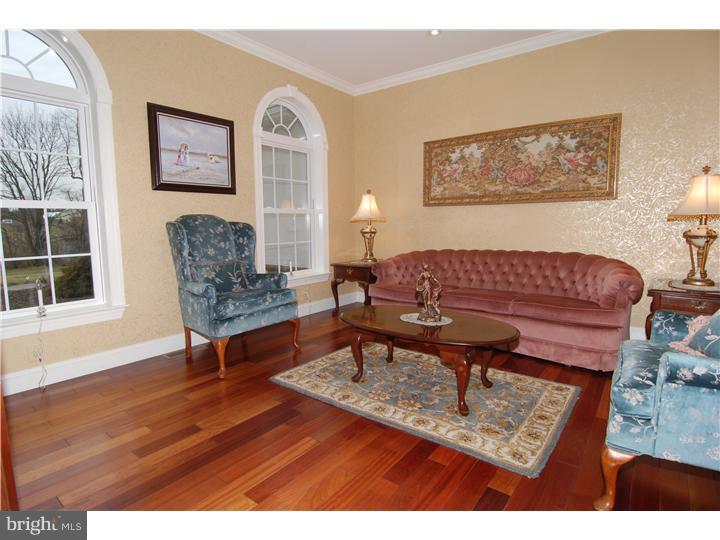 207 Steely Road Sinking Spring, PA 19608 - Photo 5 of 25 Living Room
