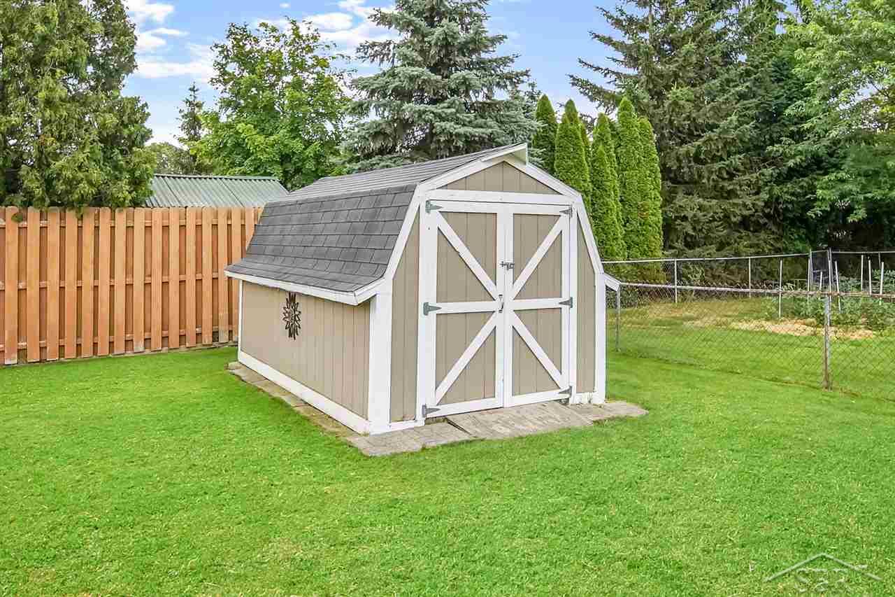 3918 North Center Road Saginaw, MI 48603 - Photo 22 of 23 Shed