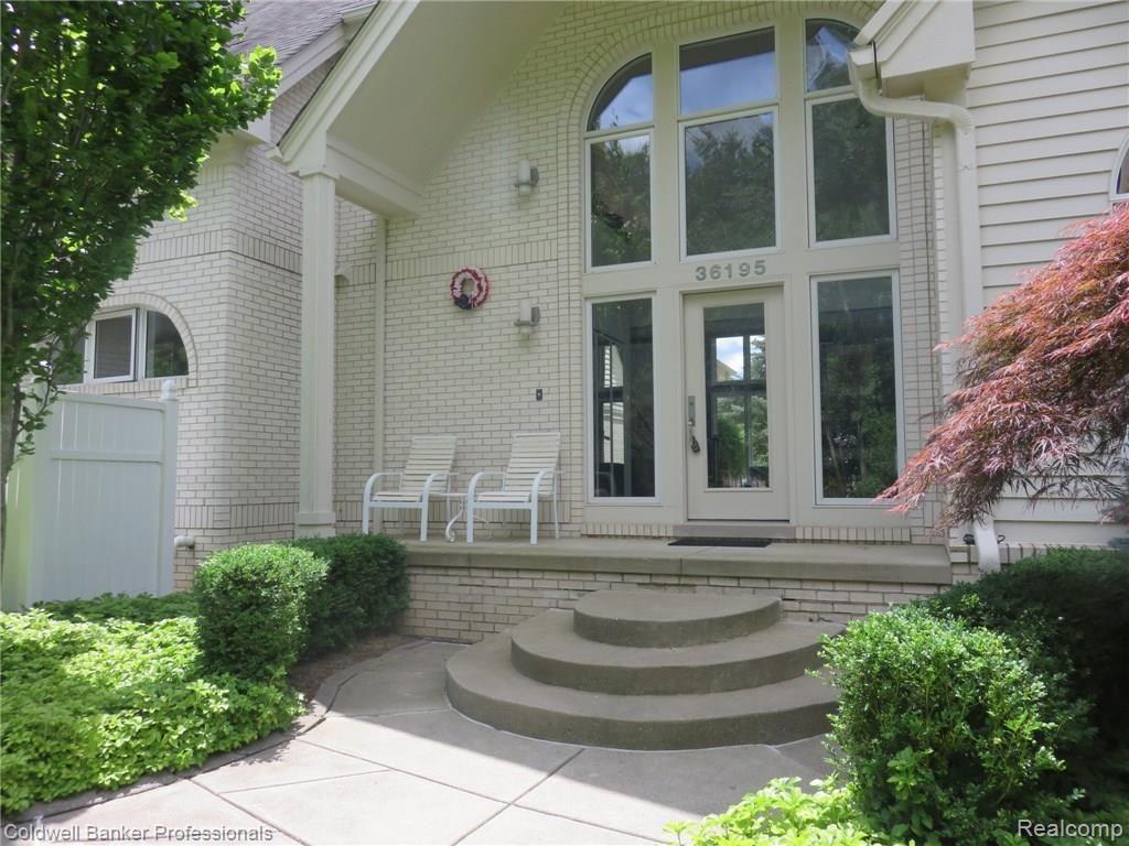 36195 Howard Road Farmington, MI 48331 - Photo 6 of 71 Summer Exterior 2017