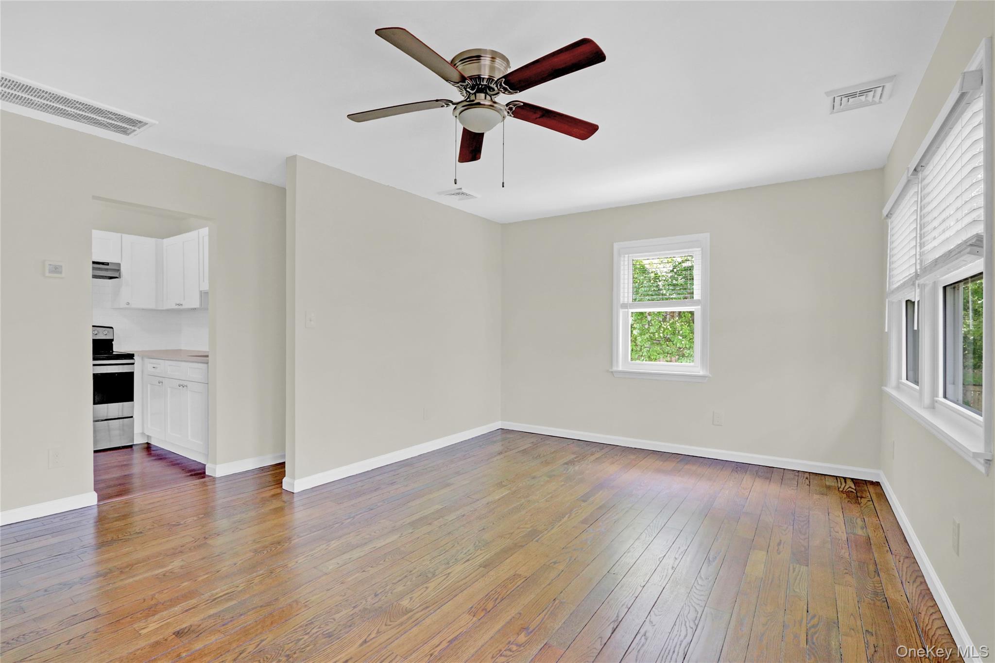 299 South River Road Calverton, NY 11933 - Photo 5 of 18