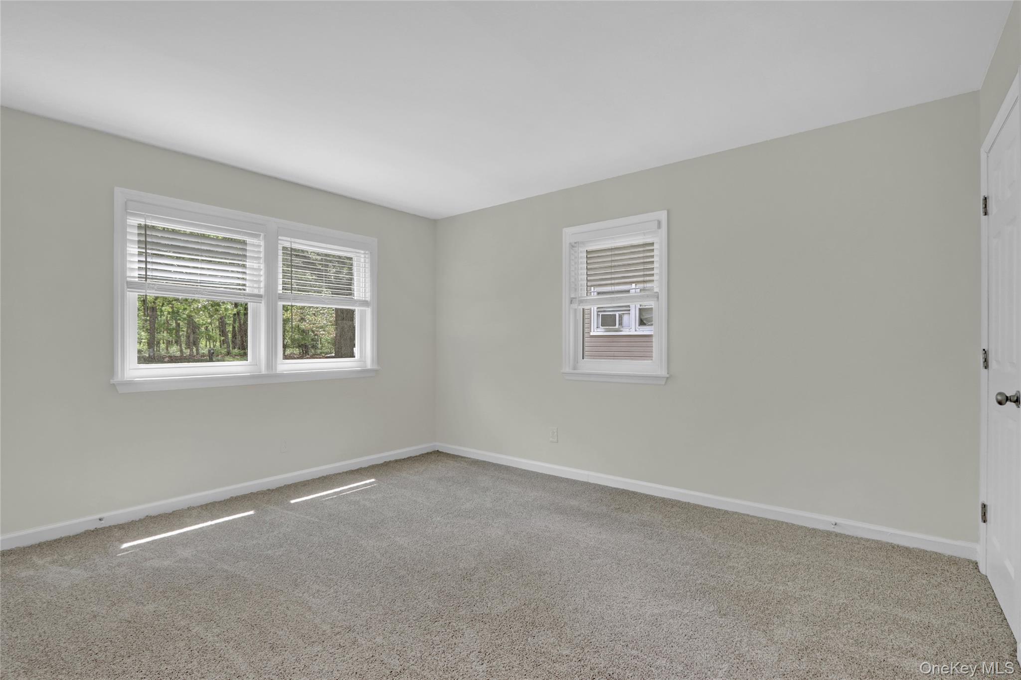 299 South River Road Calverton, NY 11933 - Photo 8 of 18