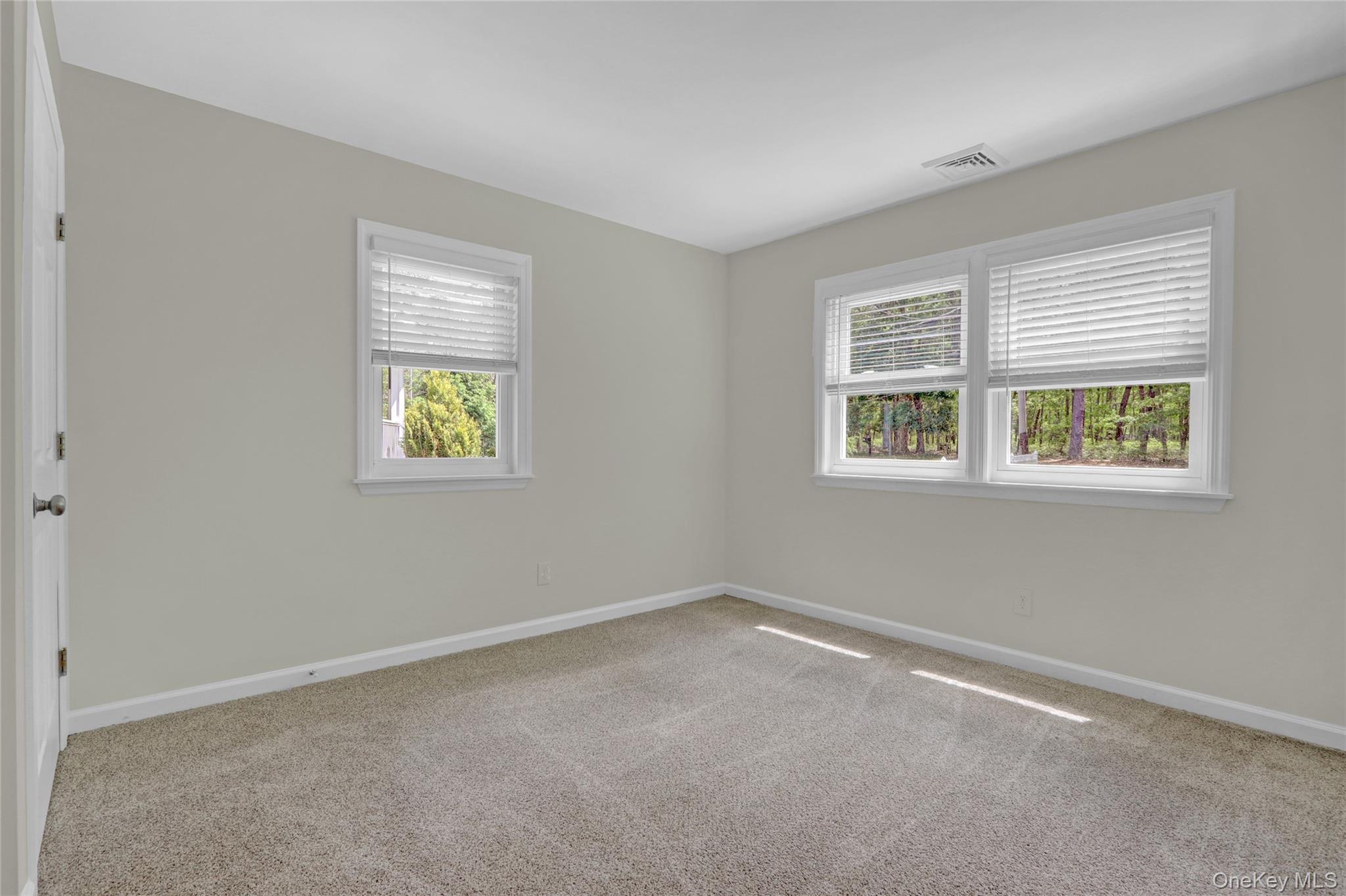 299 South River Road Calverton, NY 11933 - Photo 10 of 18