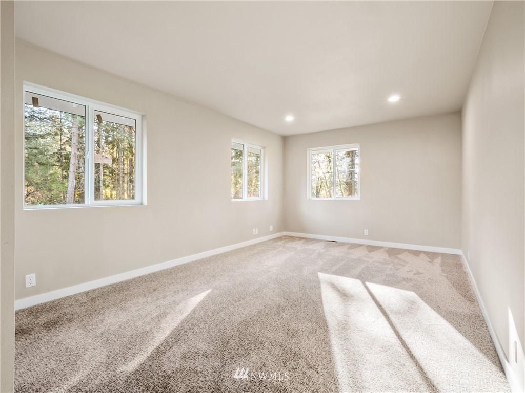 6247 Johnson Point Road Northeast Olympia, WA 98516 - Photo 14 of 35 Gallery Image 14