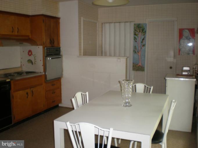 12909 Dean Road Silver Spring, MD 20906 - Photo 3 of 14 Kitchen