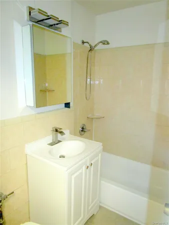 $169,000 | 595 McLean Avenue, Unit 6A, Yonkers, NY 10705