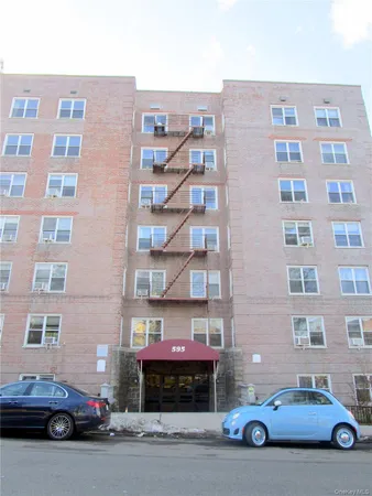 $169,000 | 595 McLean Avenue, Unit 6A, Yonkers, NY 10705