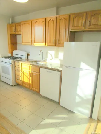 $169,000 | 595 McLean Avenue, Unit 6A, Yonkers, NY 10705