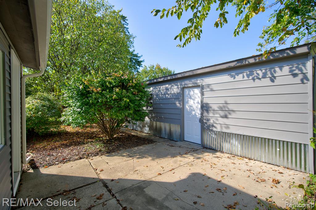 2164 South Dye Road Flint, MI 48532 - Photo 22 of 27
