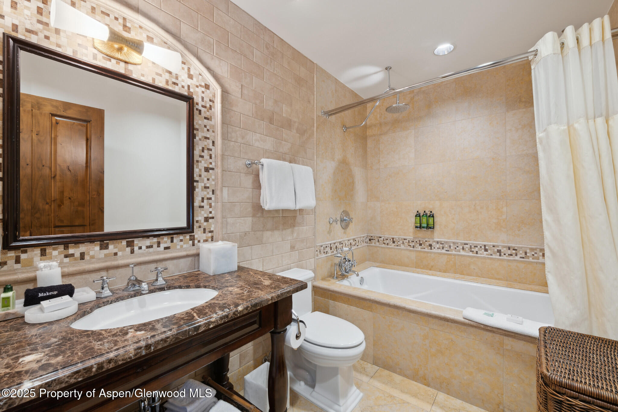 415 East Dean St Unit 4 Week 29 Aspen, CO 81611 - Photo 12 of 30 4BBathroomBathroomTub