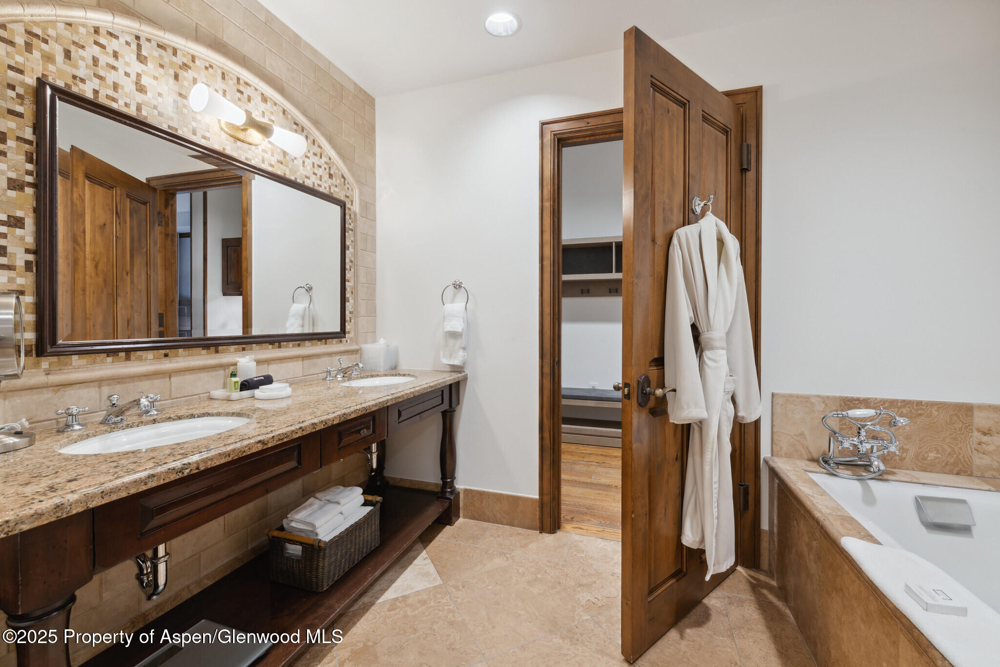 415 East Dean St Unit 4 Week 29 Aspen, CO 81611 - Photo 18 of 30 4ABathroom