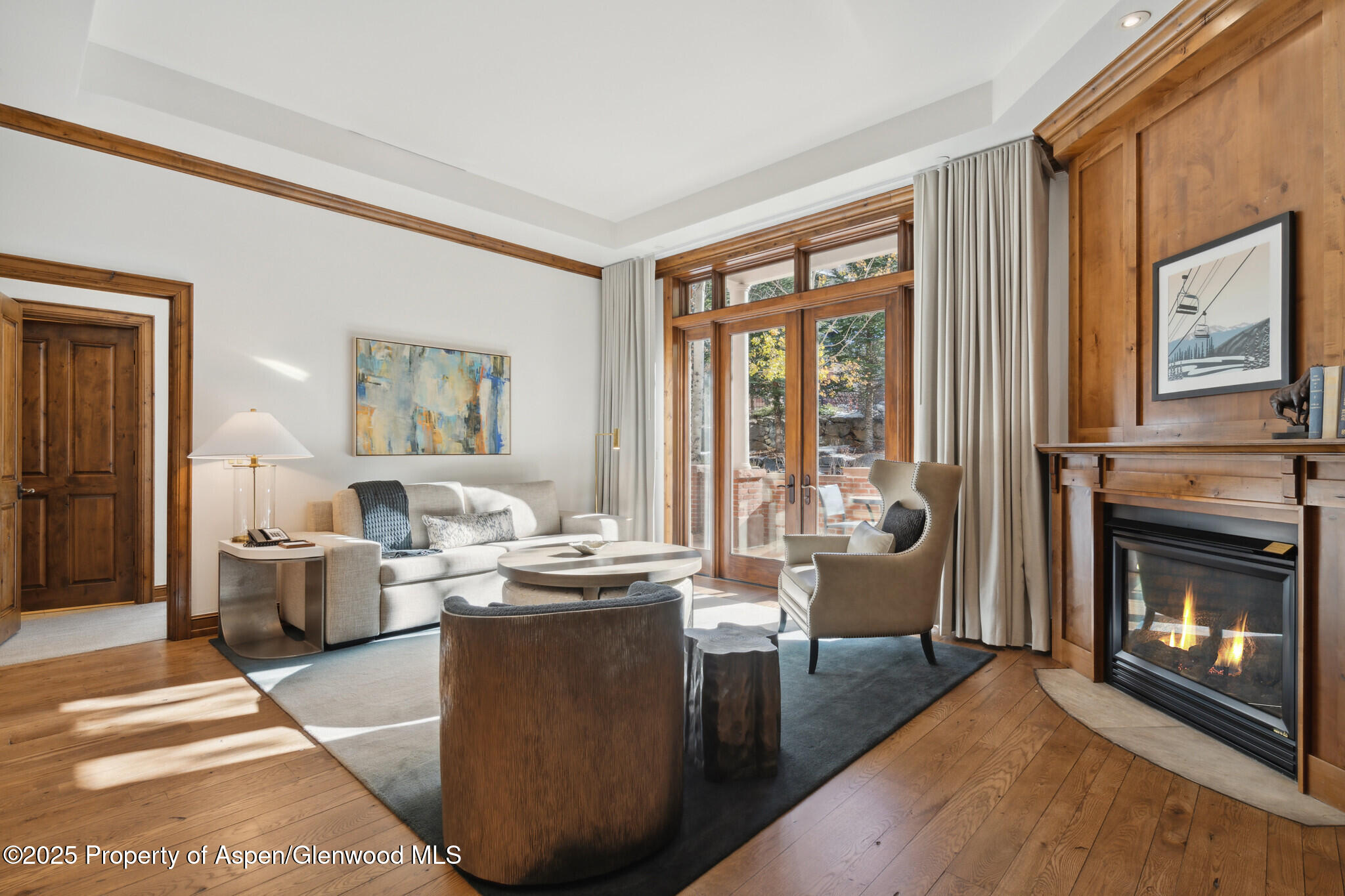 415 East Dean St Unit 4 Week 29 Aspen, CO 81611 - Photo 4 of 30 4BLIvingWithFirePlace