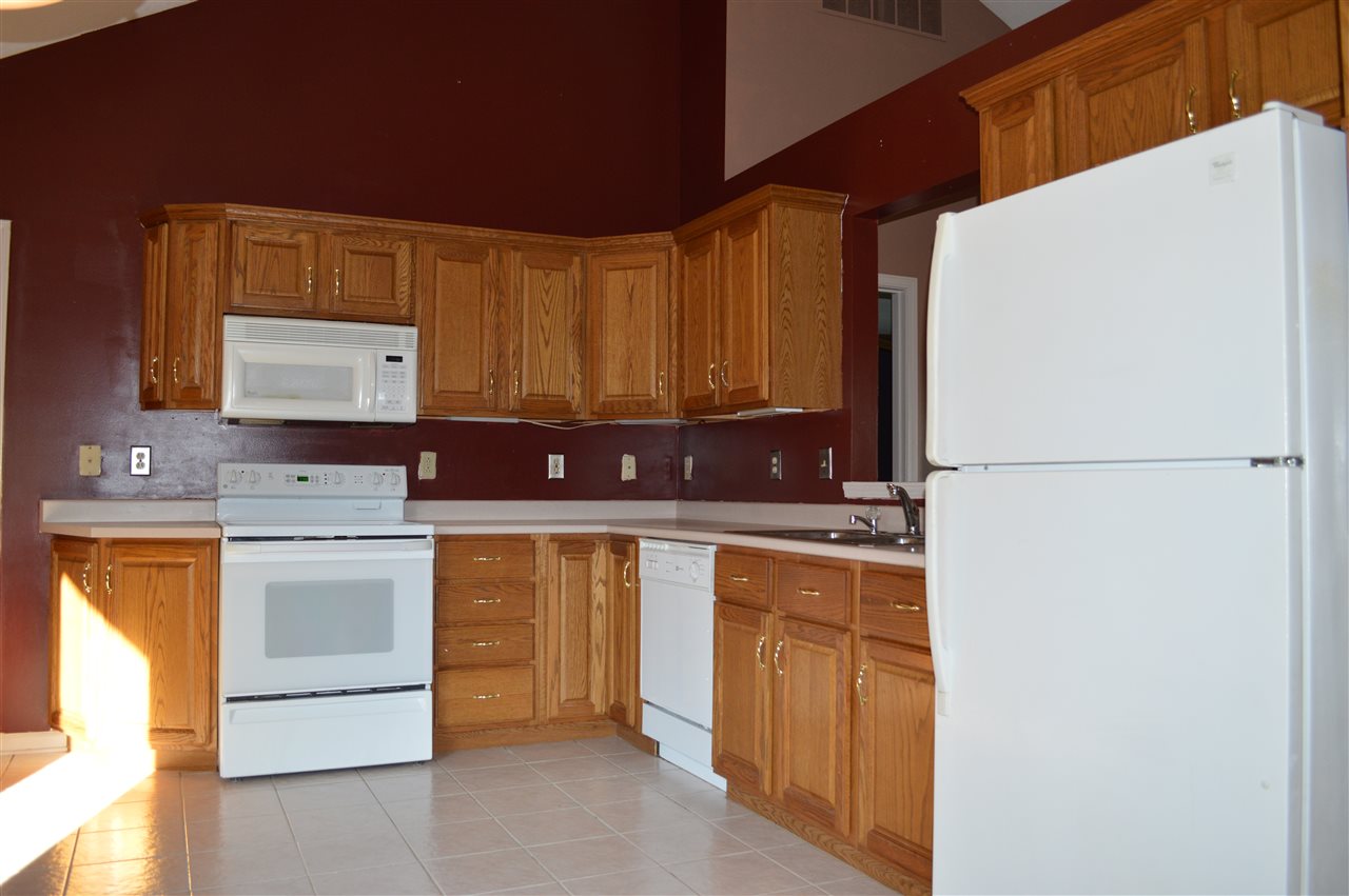 8511 Spring Forest Drive Fort Wayne, IN 46804 - Photo 4 of 15 Gallery Image 4