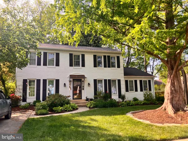 $899,900 | 7806 Worthing Court, Alexandria, VA 22315