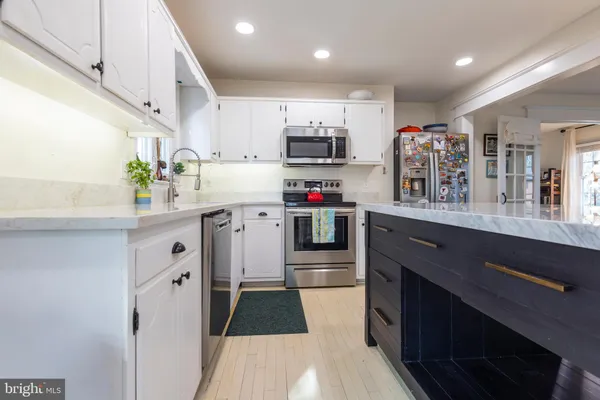 $899,900 | 7806 Worthing Court, Alexandria, VA 22315