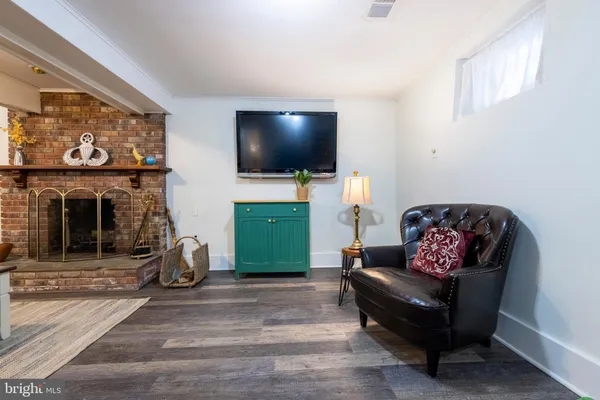 $899,900 | 7806 Worthing Court, Alexandria, VA 22315