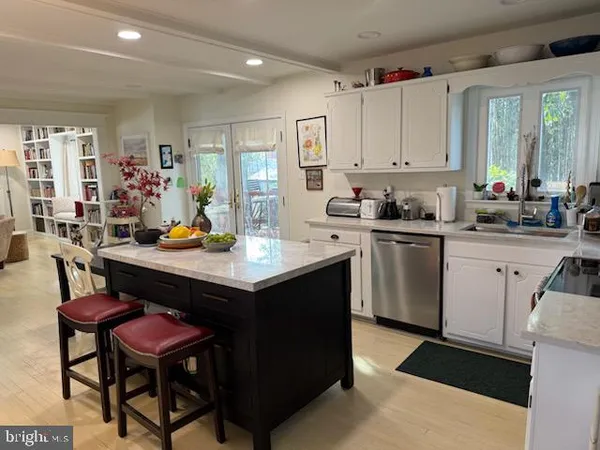 $899,900 | 7806 Worthing Court, Alexandria, VA 22315