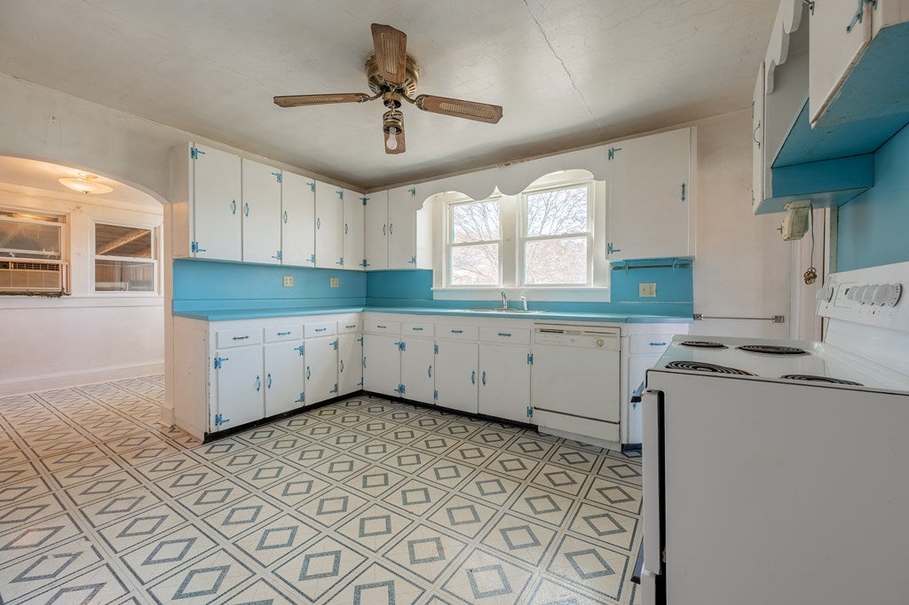 2195 West Ridge Road Wytheville, VA 24382 - Photo 17 of 70 Gallery Image 17