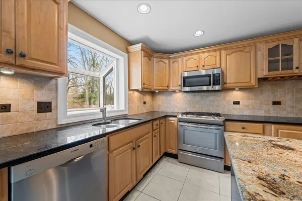 $829,000 | 809 Heatherton Drive, Naperville, IL 60563