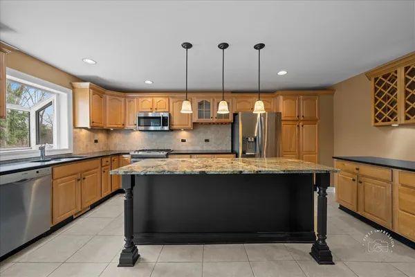 $829,000 | 809 Heatherton Drive, Naperville, IL 60563