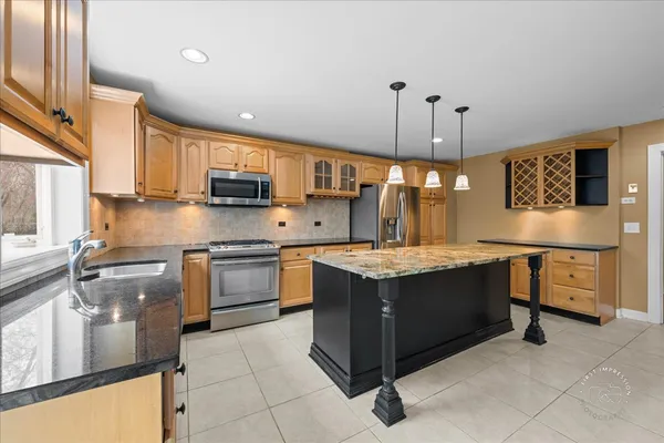 $829,000 | 809 Heatherton Drive, Naperville, IL 60563