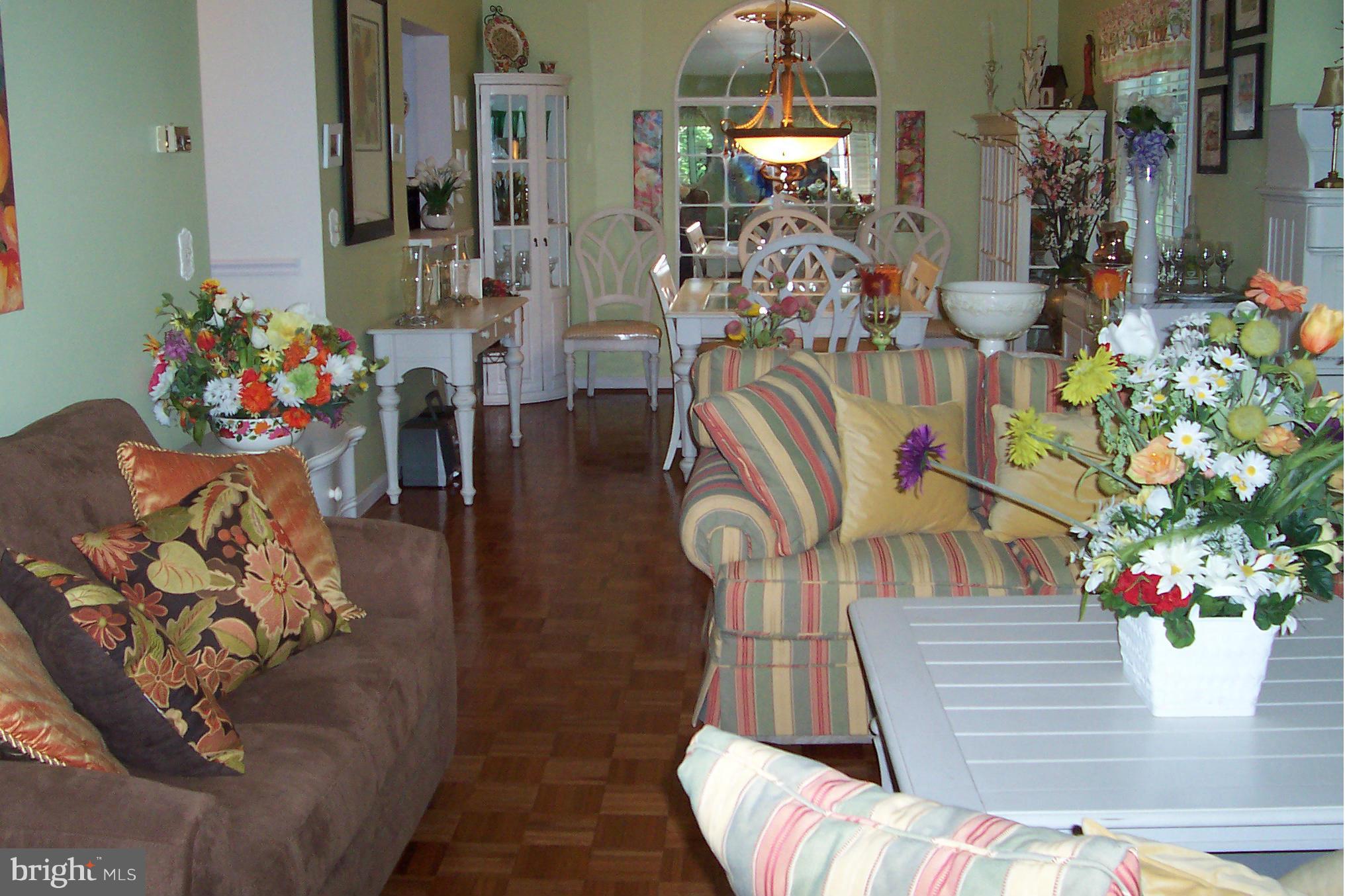 445 Pleasanton Road, Unit C23 Westminster, MD 21157 - Photo 4 of 21 Living Room