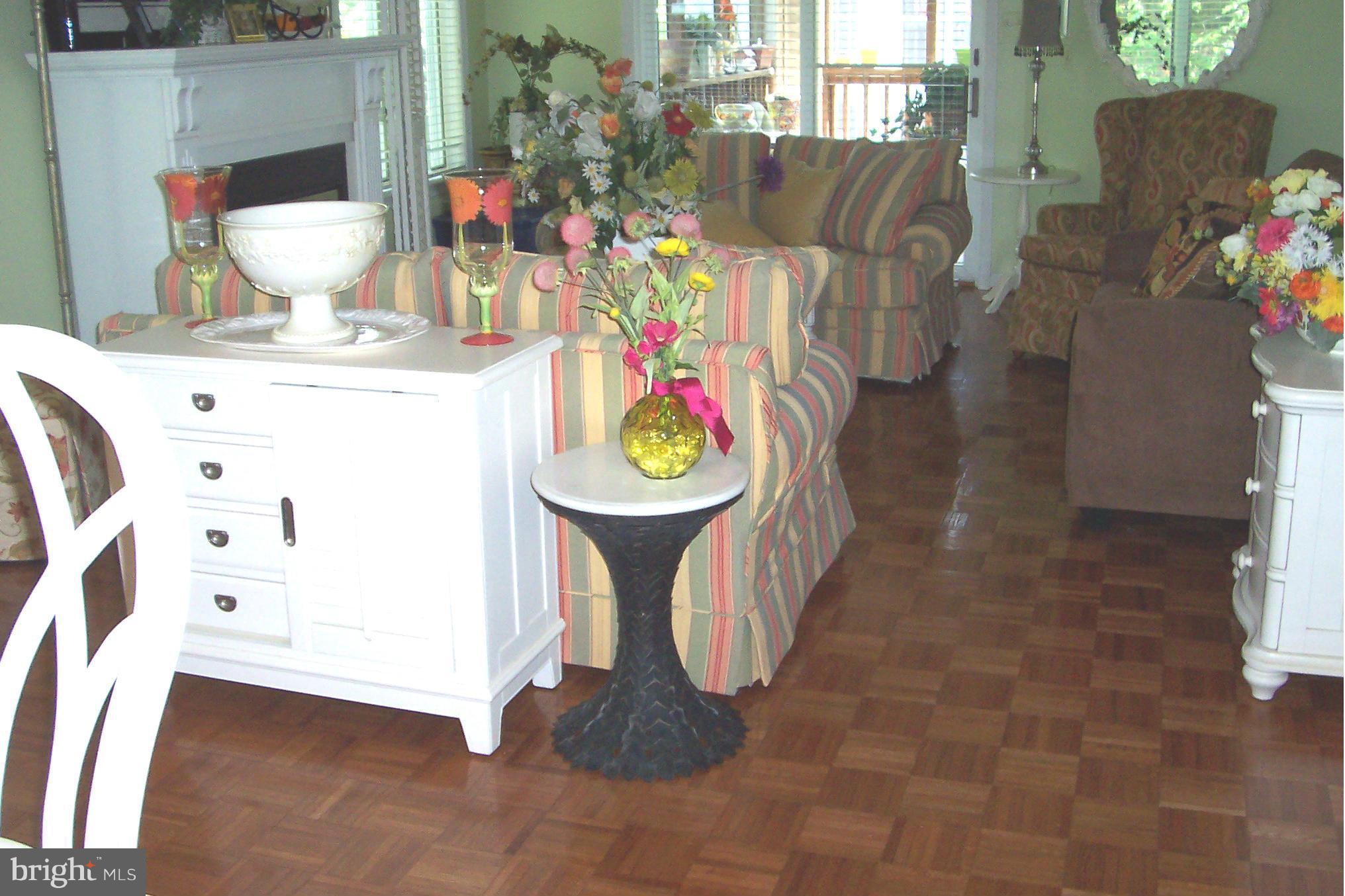 445 Pleasanton Road, Unit C23 Westminster, MD 21157 - Photo 6 of 21 Living Room