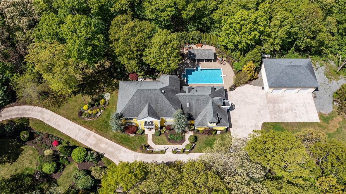 15 Justin Road East Greenwich, RI 02818 - Photo 2 of 50