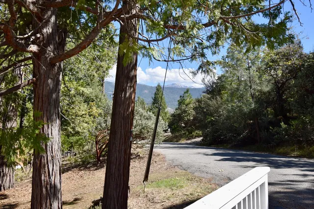 $549,000 | 39314 Manzanita Drive, Oakhurst, CA 93644