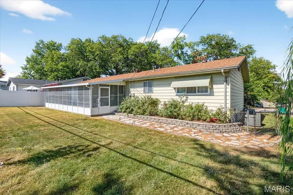 $2,350 | 354 Burncoate Drive, Oakville, MO 63129