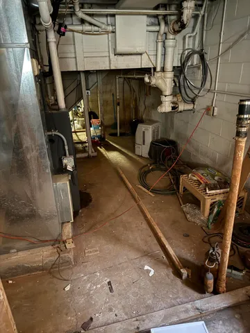 $299,900 | 305 West 35th Avenue, Griffith, IN 46319