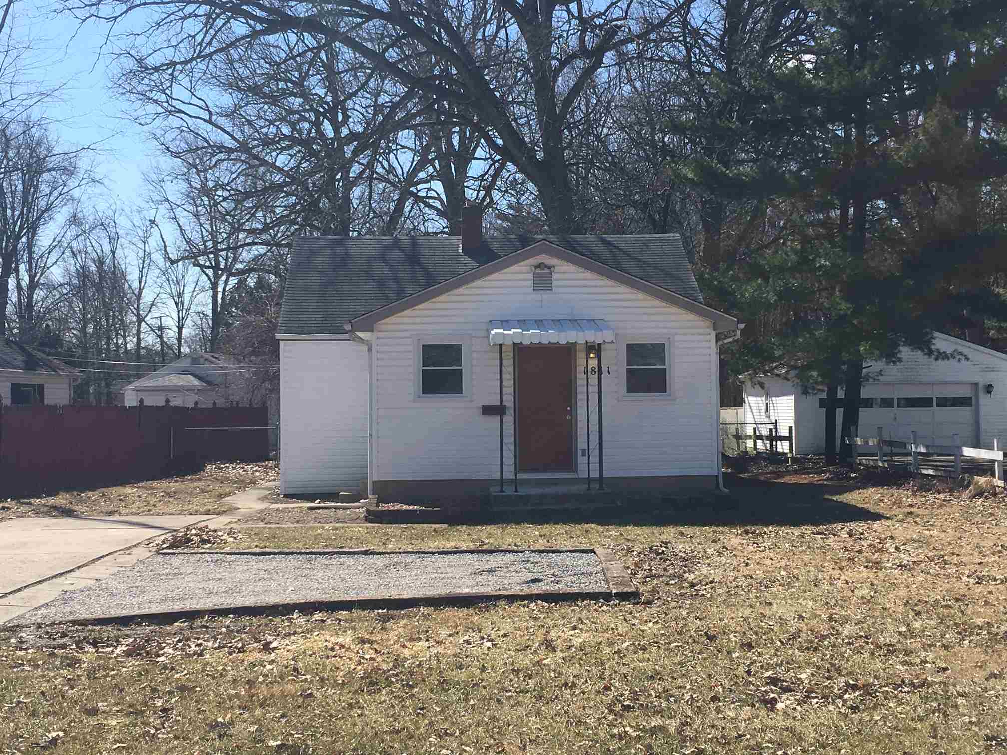 1811 Lower Huntington Road Fort Wayne, IN 46819 - Photo 2 of 28