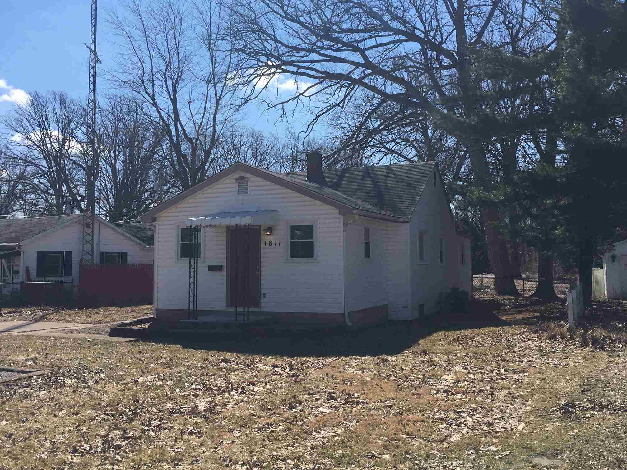1811 Lower Huntington Road Fort Wayne, IN 46819 - Photo 3 of 28