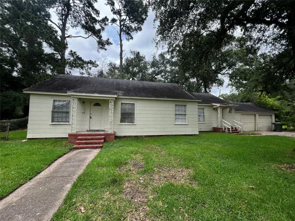 $1,800 | 1220 Trinidad Street, Beaumont, TX 77703