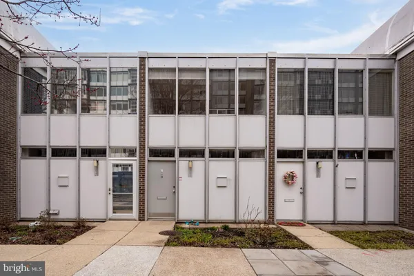 $3,900 | 302 N Street Southwest, Unit 302, Washington, DC 20024