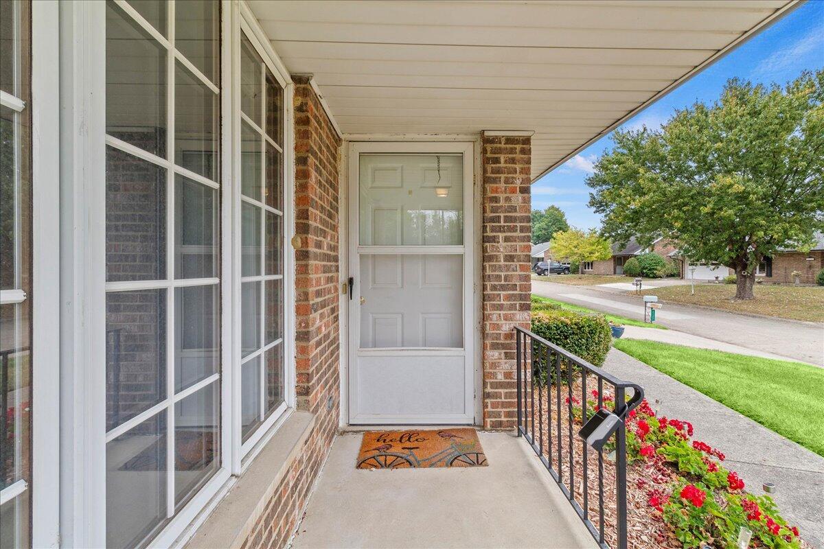 2137 Manhattan Boulevard Springfield, OH 45504 - Photo 7 of 37 07-IMG_4509