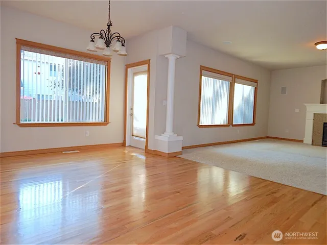 $4,300 | 1016 Lawton Road, Lynnwood, WA 98036