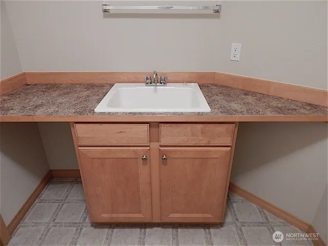 $4,300 | 1016 Lawton Road, Lynnwood, WA 98036