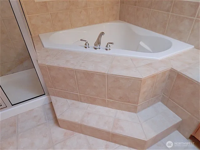 $4,300 | 1016 Lawton Road, Lynnwood, WA 98036