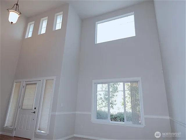 $4,300 | 1016 Lawton Road, Lynnwood, WA 98036