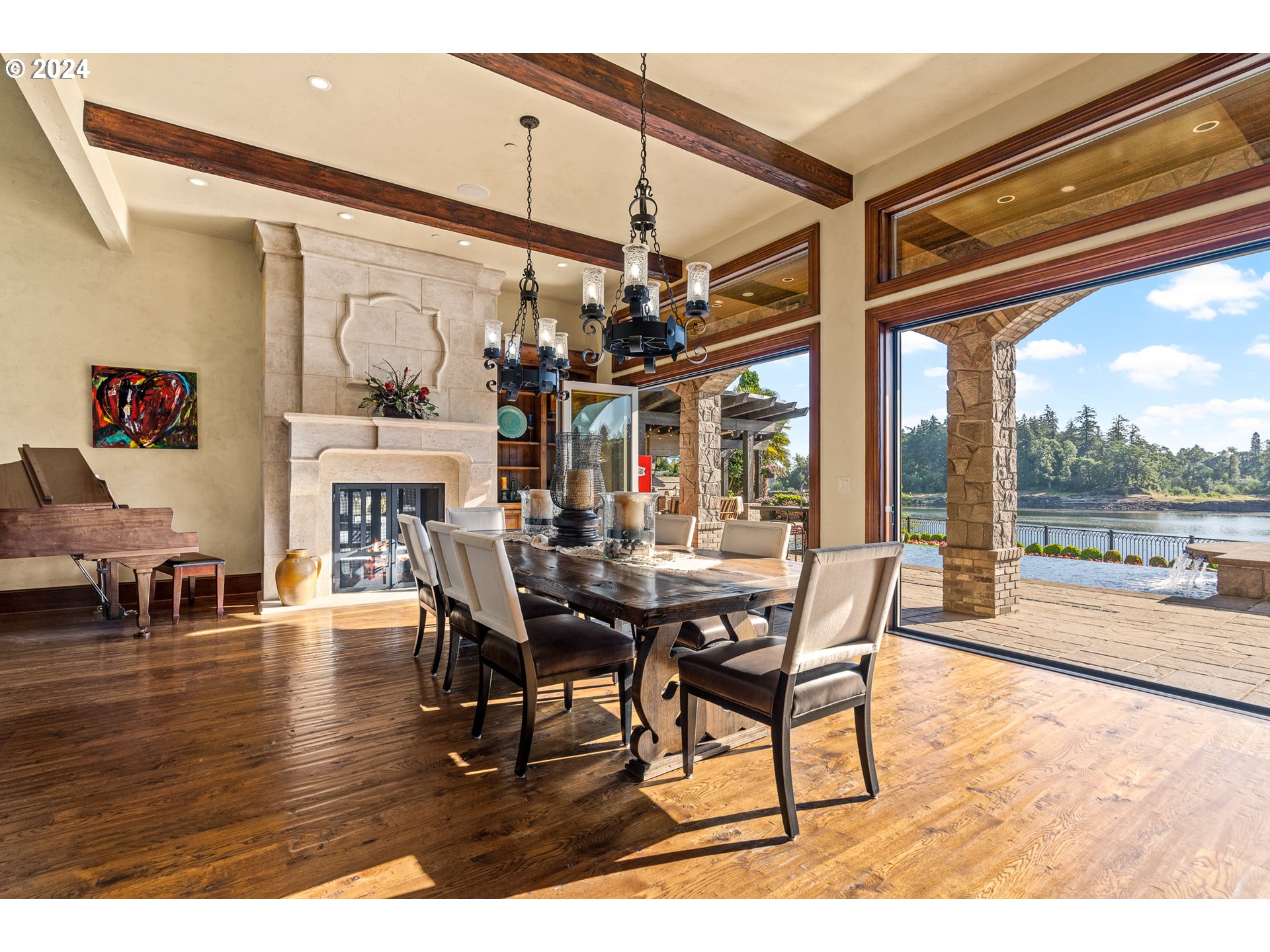 12780 South Fielding Road Lake Oswego, OR 97034 - Photo 11 of 48 a dining room with furniture and window