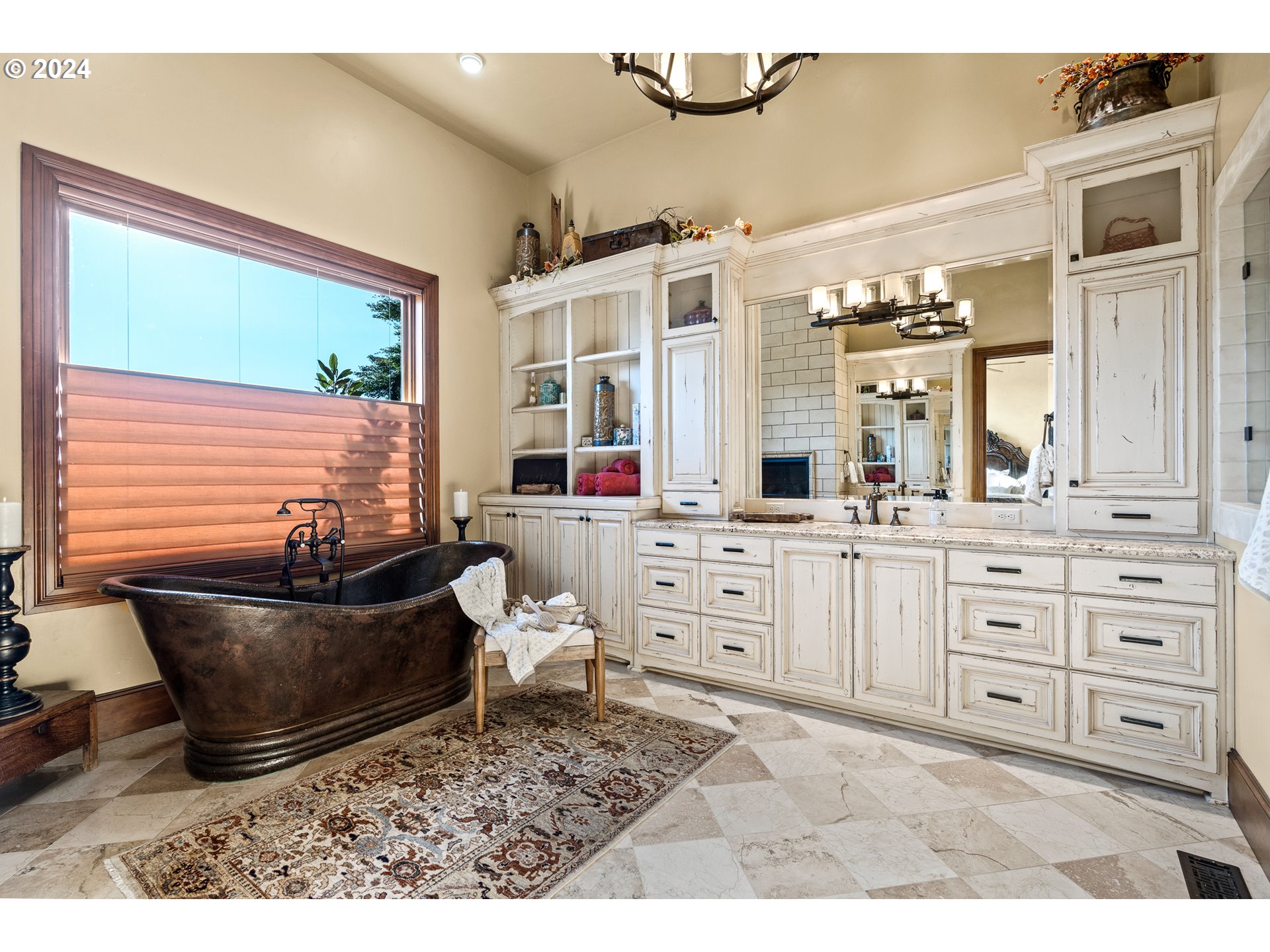 12780 South Fielding Road Lake Oswego, OR 97034 - Photo 23 of 48 a living room with furniture a mirror and a dresser
