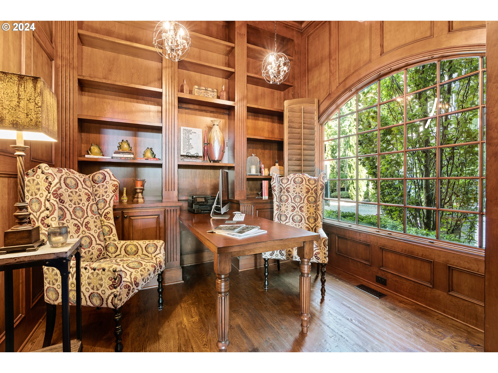 12780 South Fielding Road Lake Oswego, OR 97034 - Photo 25 of 48 a living room with furniture and a large window