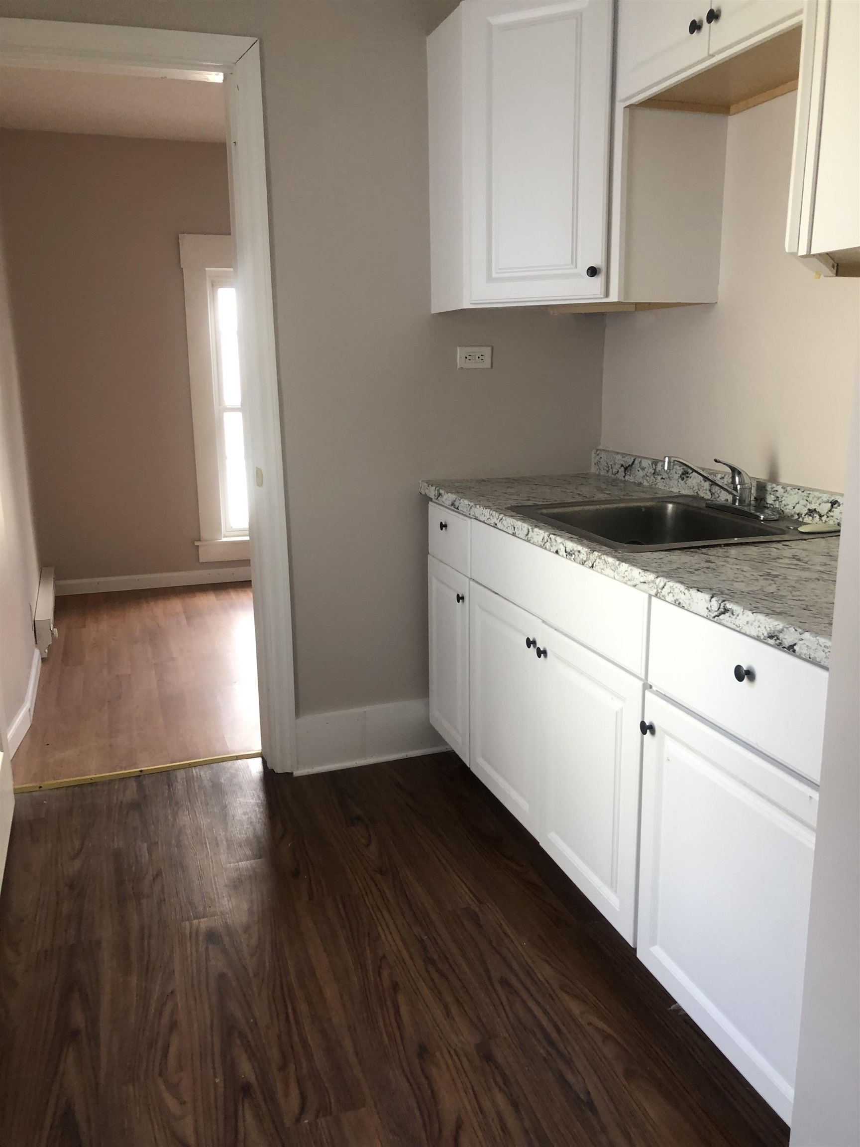 183 Cartier Street Manchester, NH 03102 - Photo 4 of 17