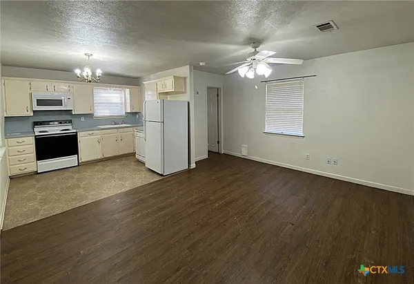 $995 | 1312 West Avenue D, Copperas Cove, TX 76522