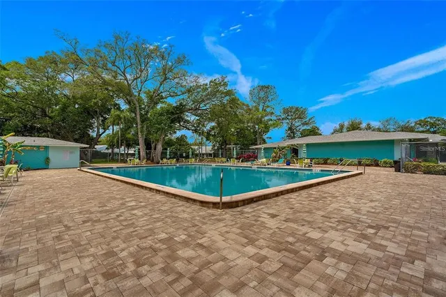 $2,000 | 2101 Fox Chase Boulevard, Unit 102, Palm Harbor, FL 34683