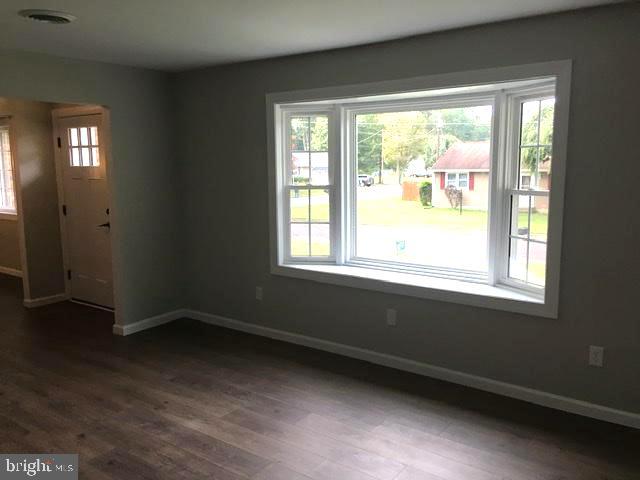 12 Oberlin Road Pennsville, NJ 08070 - Photo 14 of 50 living room